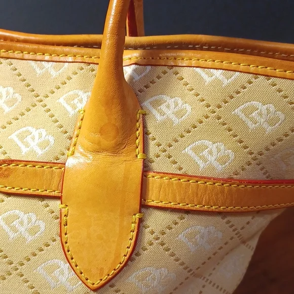 Dooney and Bourkesignaturetote